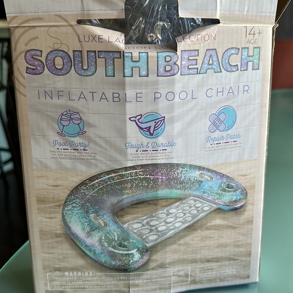 South Beach pool chair new in box - Picture 3 of 3